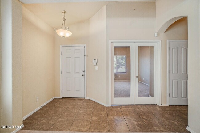Building Photo - 2932 Pino Triste Dr