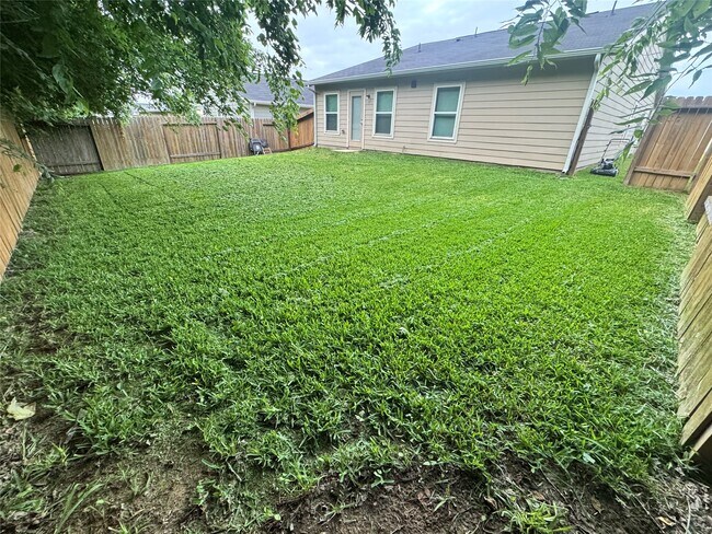 Building Photo - 14214 Green Wing Cir