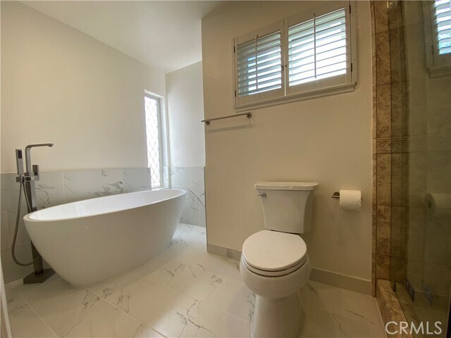 Building Photo - 2072 Maverick Cir
