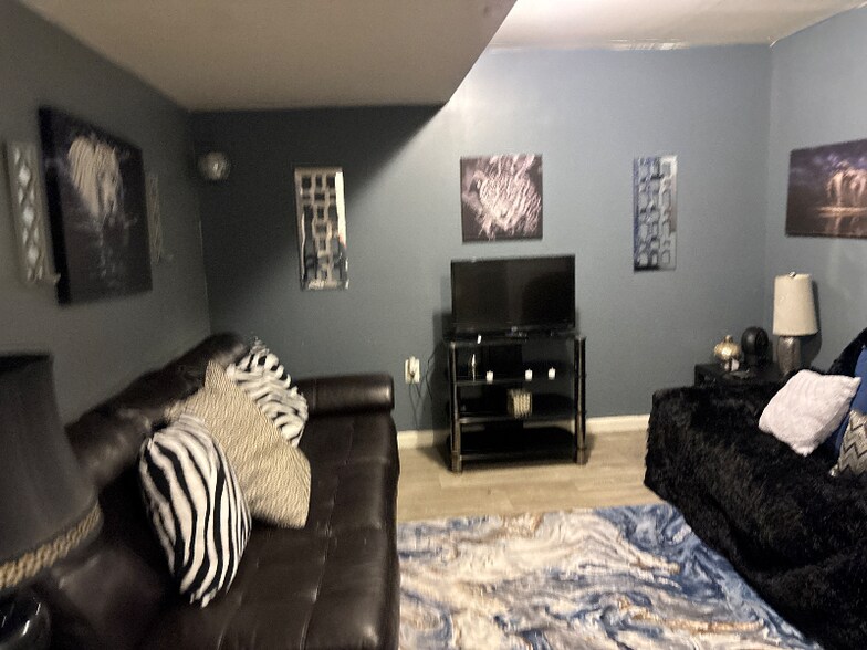 Building Photo - 13 Truth Way