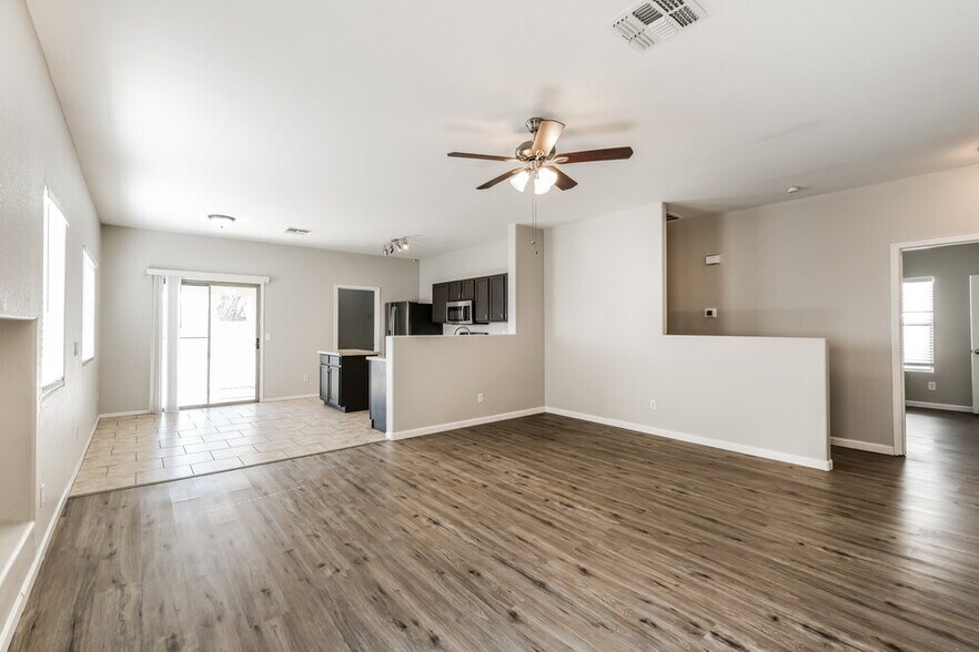 Building Photo - 6522 W Elwood St