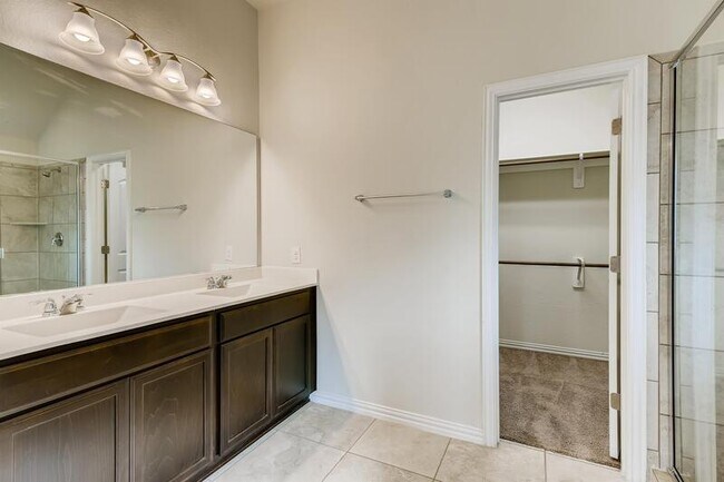 Building Photo - 13827 Quiet Fox Ln