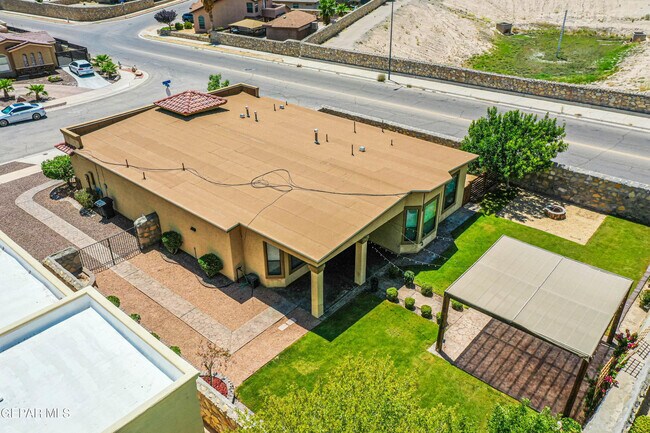 Building Photo - 13401 Emerald Pond Dr