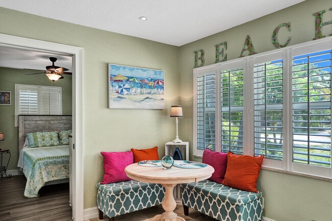 Building Photo - 1433 NE 27th St