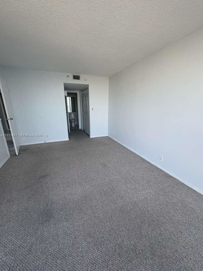 Building Photo - 7601 E Treasure Dr