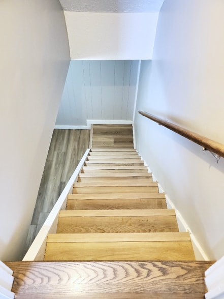 Building Photo - 90 E 8th Ave