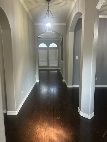Building Photo - 3527 Pine Valley Dr