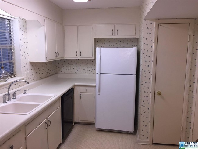 Building Photo - 2105 Montreat Pkwy