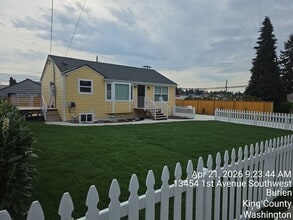 Building Photo - Burien Newly remodeled home - 3 bedrooms 2 bathrooms - A must see - available NOW