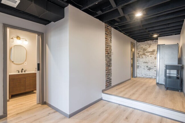 Building Photo - 408 Ann Ave