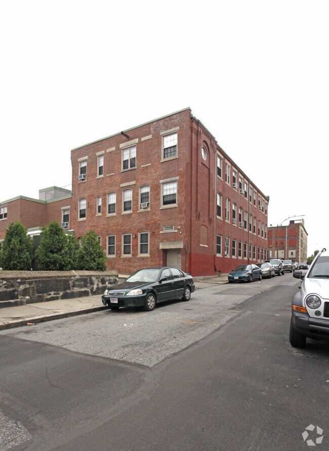 Primary Photo - School House Apartments - Kenilworth Williams