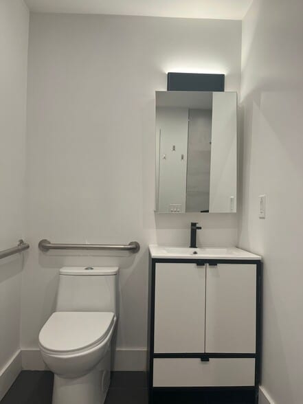 Building Photo - 237 Clinton Ave