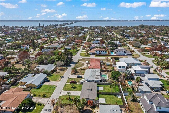 Building Photo - 122 1st Ave