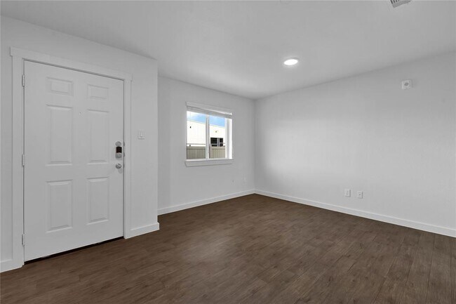 Building Photo - 12603 Telge Rd