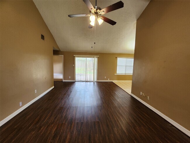 Building Photo - 1314 Mossridge Dr