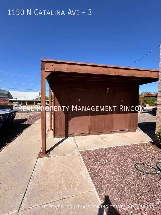 Building Photo - 1150 N Catalina Ave