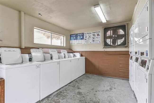 Building Photo - 7714 Renwick Dr