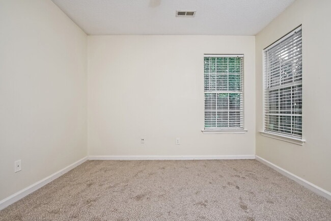 Building Photo - 816 Ravins Way