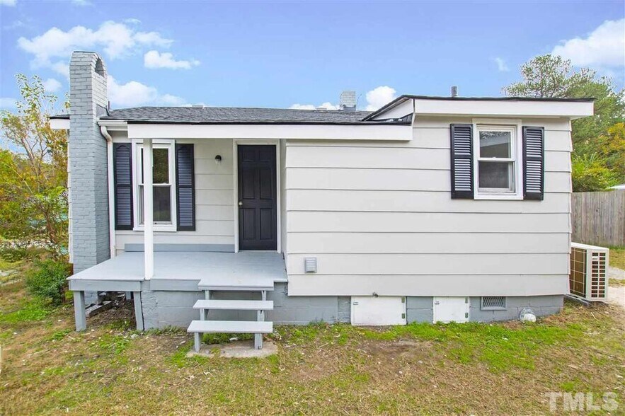 Building Photo - 520 Commonwealth St