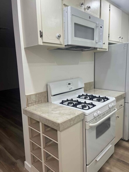 Building Photo - 5917 Buffalo Ave