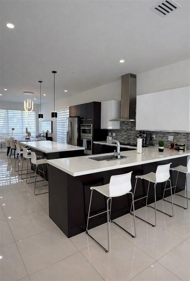 Building Photo - 6671 NW 105th Ave