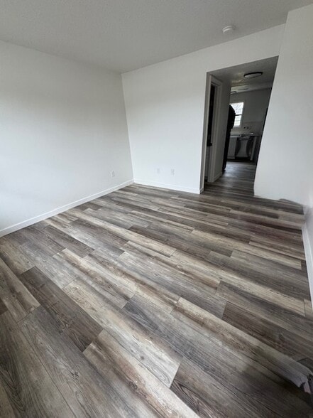 Building Photo - 1230 Pleasant Valley Rd