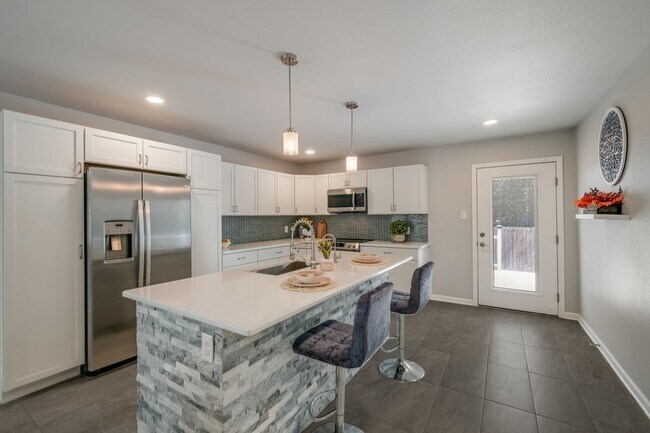 Building Photo - Charming Orchard Acres Home