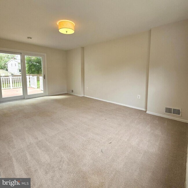 Building Photo - 8533 Pepperdine Dr