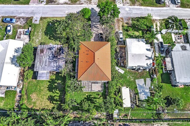 Building Photo - 2620 NE 214th St