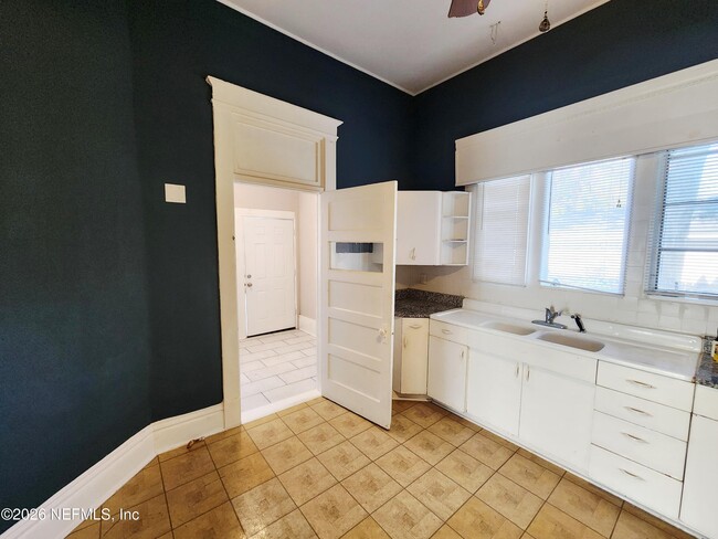 Building Photo - 1719 Aberdeen St