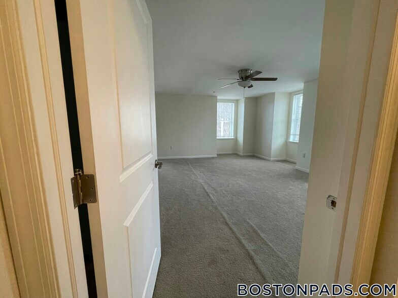 Building Photo - 152 Thornton St