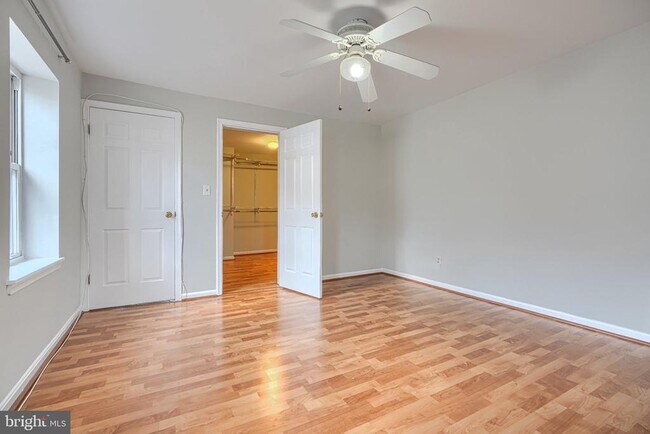 Building Photo - 136 Gittings St