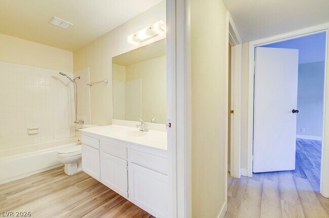 Building Photo - 2574 Pera Cir
