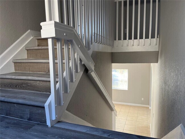 Building Photo - 349 NE 36th Terrace