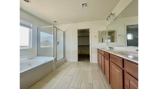 Building Photo - 11442 E Dry Wind Dr
