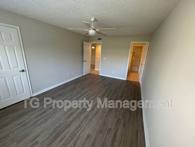 Building Photo - 239 Cranes Lake Dr