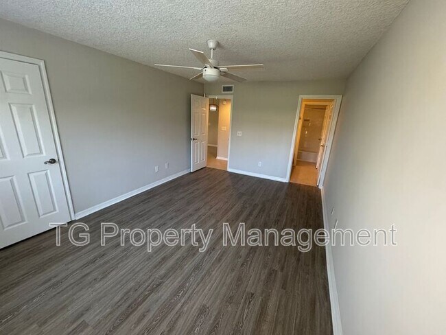 Building Photo - 239 Cranes Lake Dr