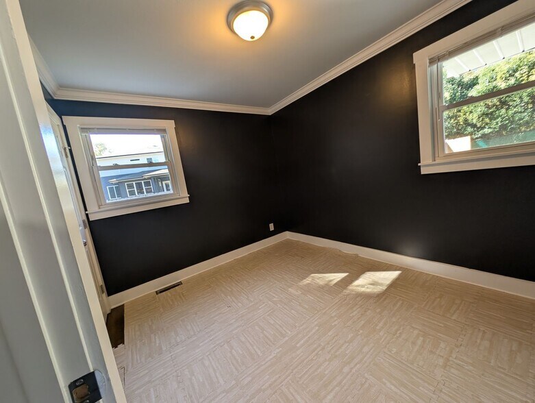 Building Photo - 1801 Kennesaw Dr