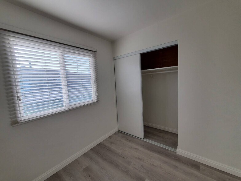 Bedroom 2 closet - 4138 Redondo Beach Blvd