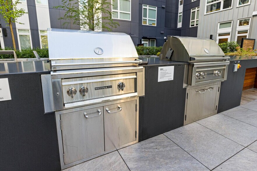 Building Photo - 17645 NE 69th Ct