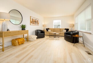 Building Photo - 1544 Greenwell Dr