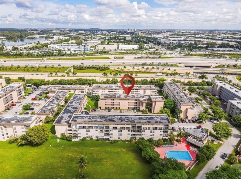 Building Photo - 830 NW 87th Ave