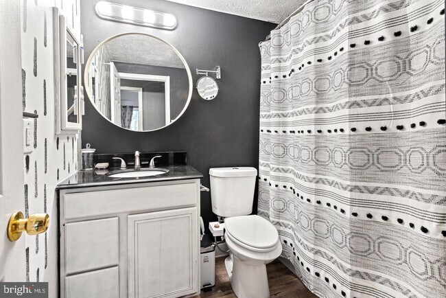 Building Photo - 1005 Aquia Dr