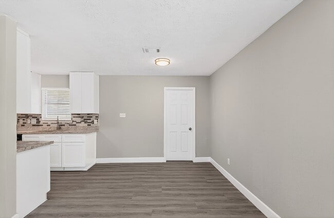 Building Photo - 2510 Marble Falls Dr