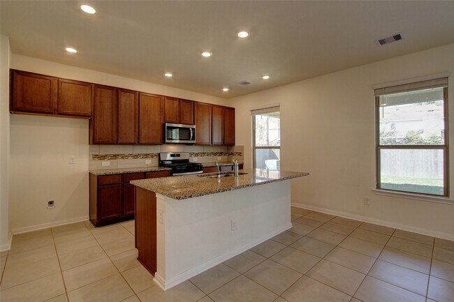 Building Photo - 4006 Shady Palmetto Dr