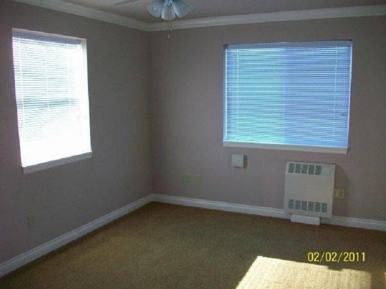 Building Photo - 3608 NE 44th St