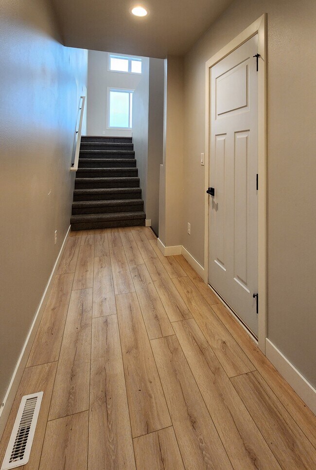 Building Photo - 6728 66th Ave S