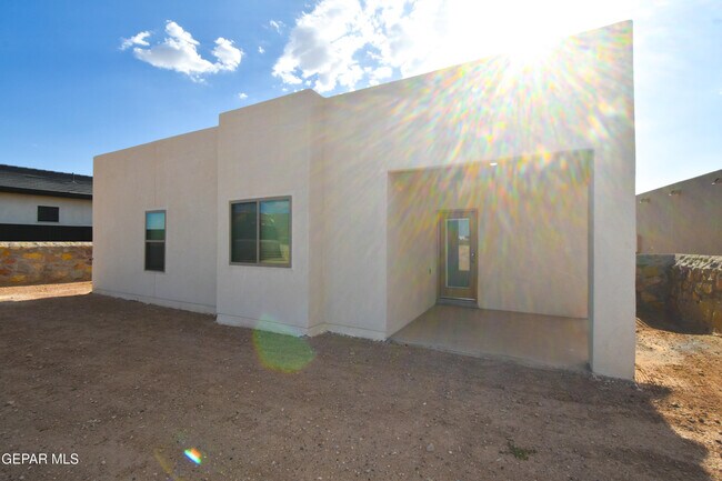 Building Photo - 902 Bromyard