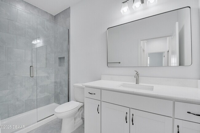 Building Photo - 215 Summertime Pl