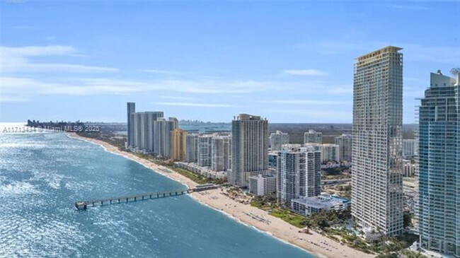 Building Photo - 16699 Collins Ave